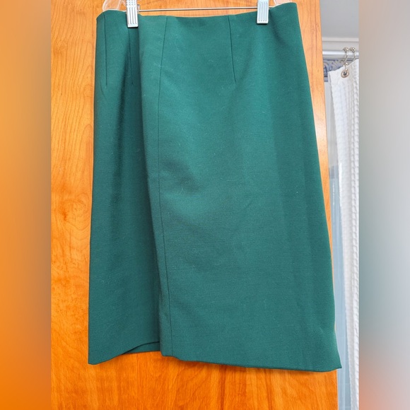 White House Black Market Pencil Skirt - Picture 6 of 6